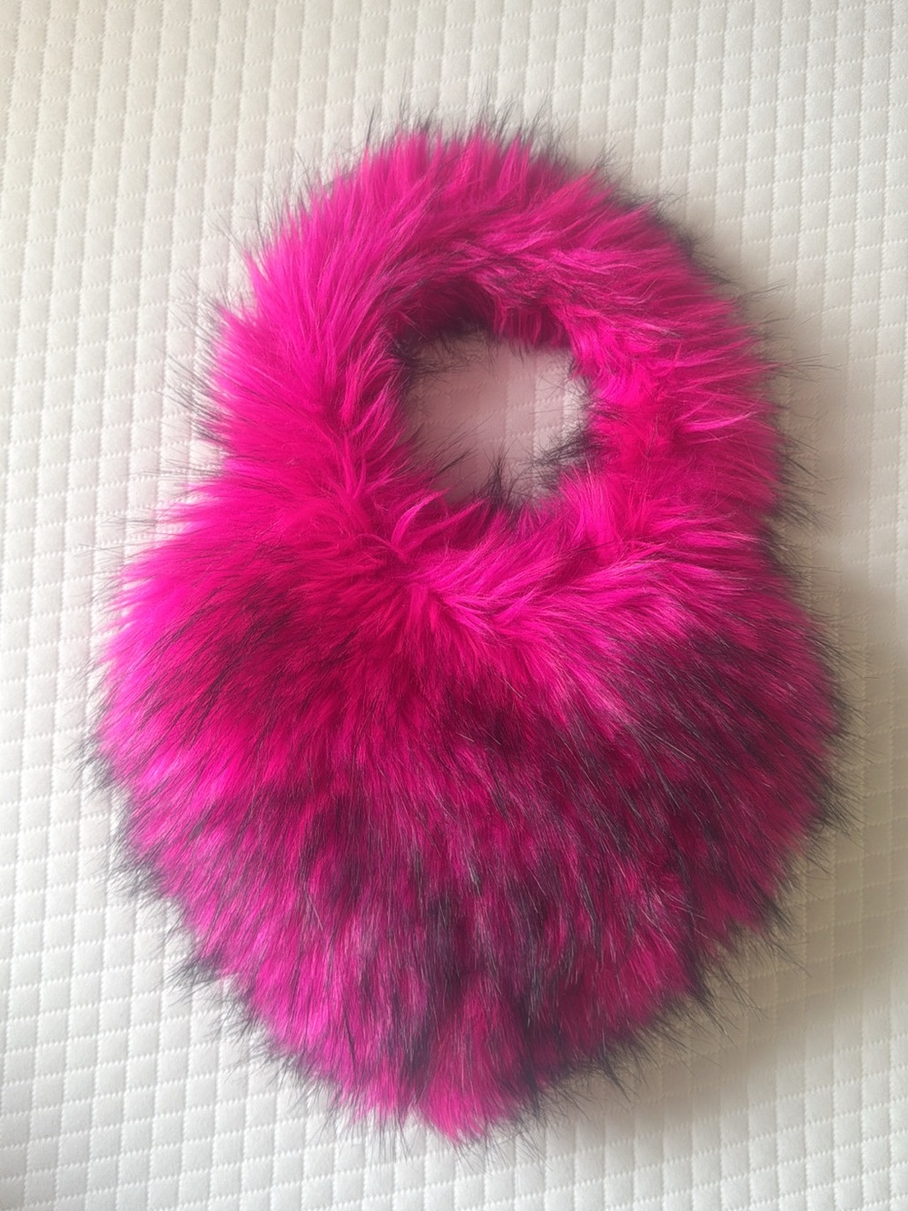 Plush Faux-Fur Shoulder Bag in Vibrant Hot Pink